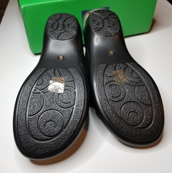 Size 8W Slip On Sandals - Picture 4 of 5